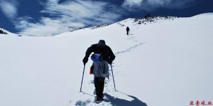 丽江出发哈巴雪山攀登4日游：哈巴雪山小环线徒步+攀登 | 穿越高山与荒野，全景解锁，勇登5396米顶峰