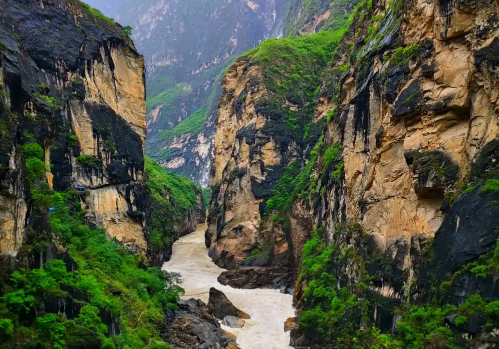 中虎跳峡