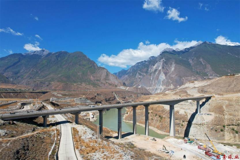 丽江到香格里拉大具金沙江大桥通车仪式5