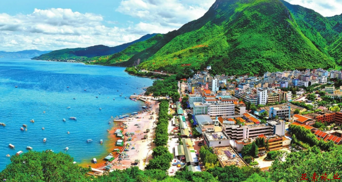 云南三江并流区域探险旅游：资深30年外语导游经历。